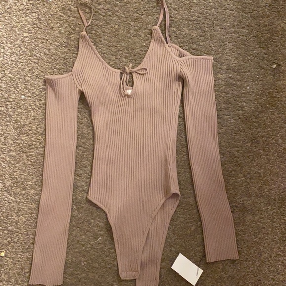 Tan Ribbed Off Shoulder Keyhole Tie Front Bodysuit Taupe Sweater Long Sleeve 🤎 - Picture 6 of 8